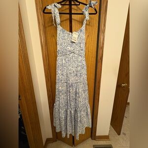 NWT Floral bow shoulder midi dress